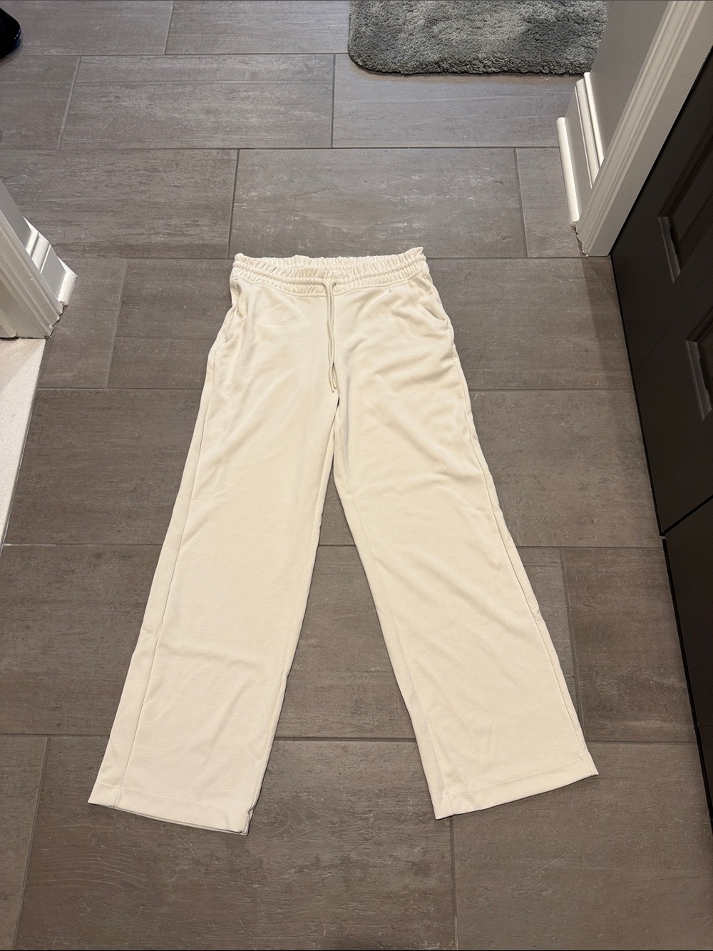 Athleta Seasoft Pant - size medium